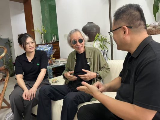 多学科护航，89岁华裔设计师抗癌有 “心声”