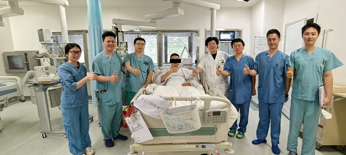 联勤军医打通“空中生命通道”，妙手仁心成功救治一热射病患者