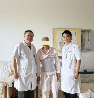 解放军总医院海南医院成功完成两例高龄患者脊柱压缩骨折椎体成形手术