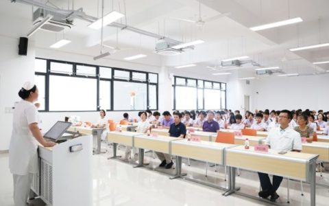 解放军总医院海南医院开展科普活动进校园暨外耳道耵聍栓塞筛查义诊活动