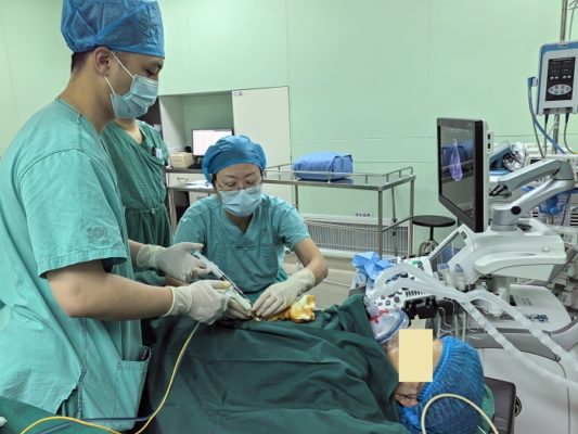 解放军总医院海南医院完成一例肝内胆管囊腺瘤囊液抽吸联合射频消融手术​