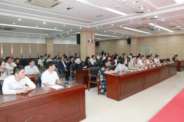 “东盟地区重大疾病的防治与诊疗技术”国际培训班在海口开班