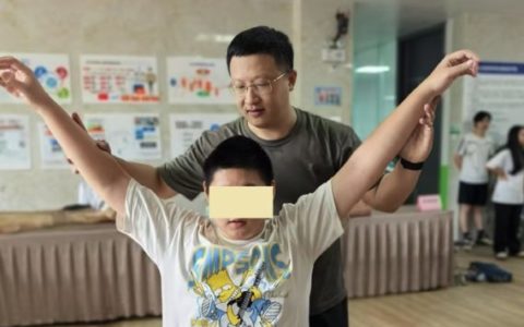 解放军总医院海南医院“党建+义诊”活动走进三亚学院