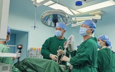 海医二院高清腔镜联合无管化技术创微创外科新标杆