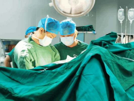 医心筑梦，骨科蝶变—何和与院长引领乐东黎族自治县人民医院骨科医学中心实现医疗服务能级跃升