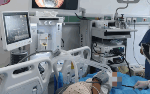 太危险！定安2岁幼童被硬币卡喉险致命