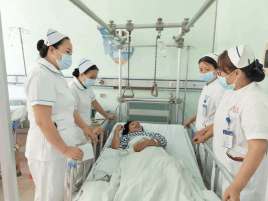 海南省人民医院与屯昌分院共建优质肿瘤疼痛护理服务项目