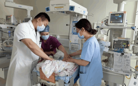 出生时全身多处皮肤缺损的他，如何实现“重塑肉身”？