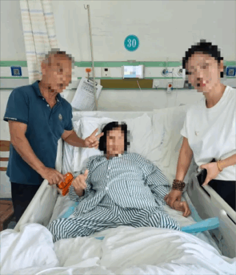 海医二院胸外科团队助力截瘫30余年高龄老人勇闯膈疝“生死关”