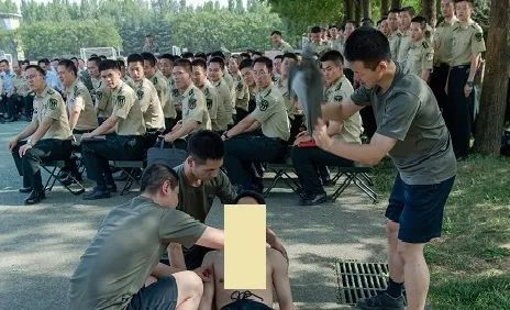 “真人秀”上演热射病救治 专家现场筑起“防热隔离带”