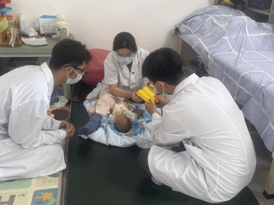 跨越银幕的温暖：临床医学院学子赴附属海南医院开展脑瘫儿童复检护理实践