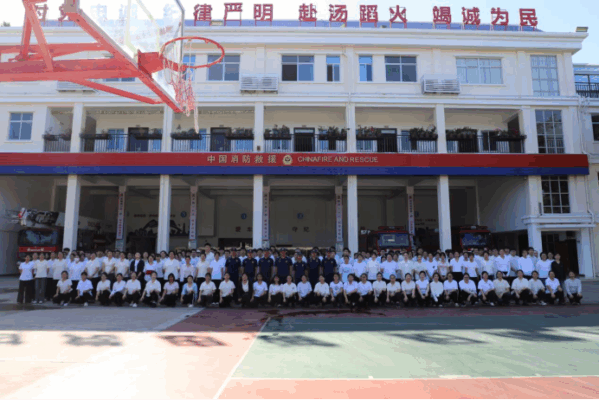 锻造白衣战士“生命防火墙”海南医院新入职实习生走进消防大队