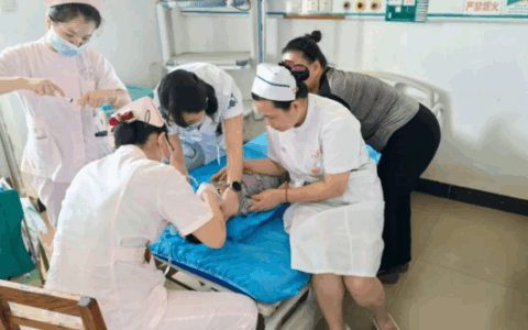 海南省人民医院定安分院儿科开展鼻负压置换治疗，轻松解决鼻塞流涕困扰~