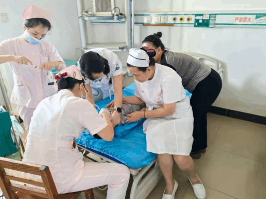 海南省人民医院定安分院儿科开展鼻负压置换治疗，轻松解决鼻塞流涕困扰~