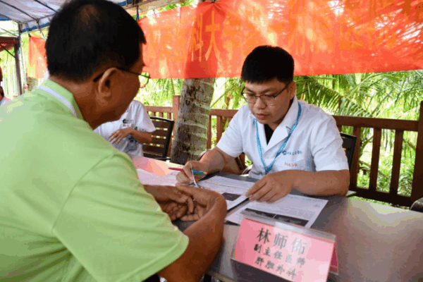 跨越市县的“医”路帮扶：海医一附院与文昌市人民医院共绘健康蓝图