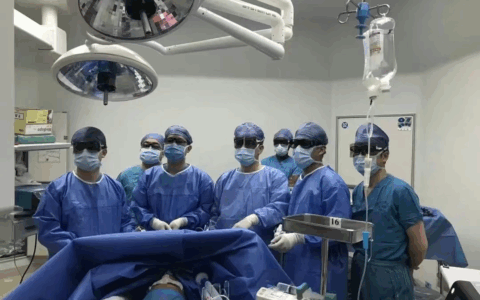 同期完成两台高难度腹腔镜手术！省医肝胆外科勇闯高龄禁区 书写生命奇迹