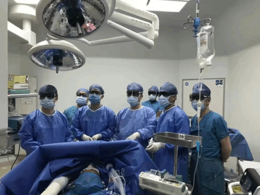 同期完成两台高难度腹腔镜手术！省医肝胆外科勇闯高龄禁区 书写生命奇迹