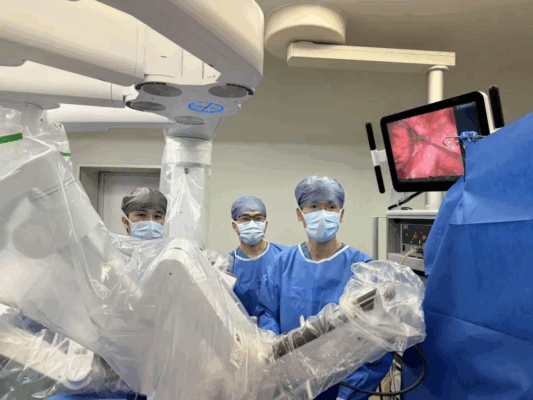 35岁确诊胃癌…海南首例达芬奇“保幽门”胃癌根治术让她重获生机！