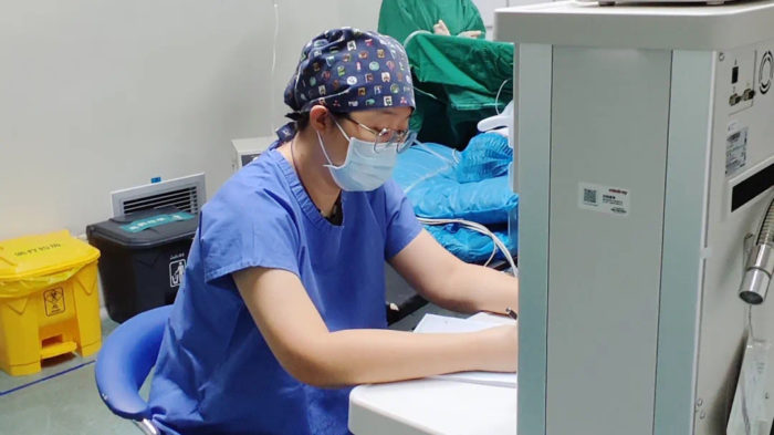 何芳：“精准”为锚，守护患者分秒间的生命曲线