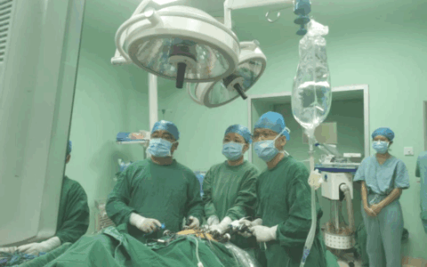 海口→五指山暴雨穿行200公里！与死神抢夺肝癌破裂出血老人