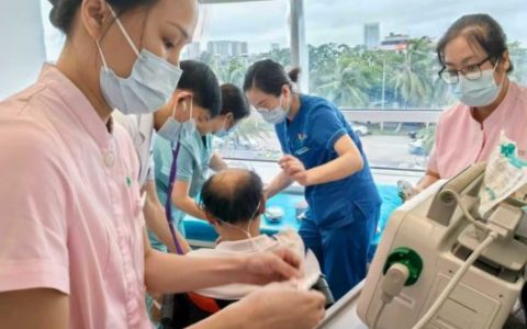 10分钟生死时速！医护协作“抢”回心衰患者