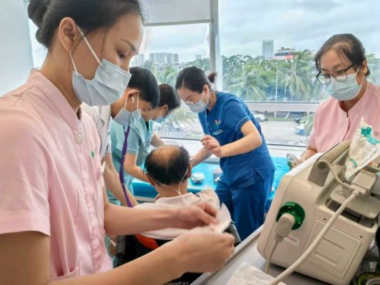 10分钟生死时速！医护协作“抢”回心衰患者