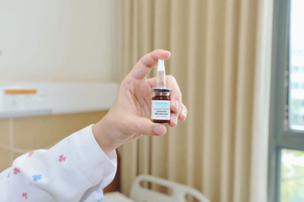 赶走眼内“磨砂玻璃”:Cystadrops落地瑞金海南医院,为胱氨酸贮积症患者驱散黑暗