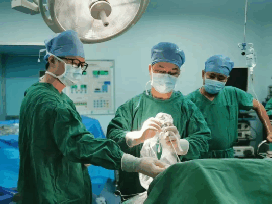 海医二院完成出生仅5天新生儿先天性会厌囊肿切除