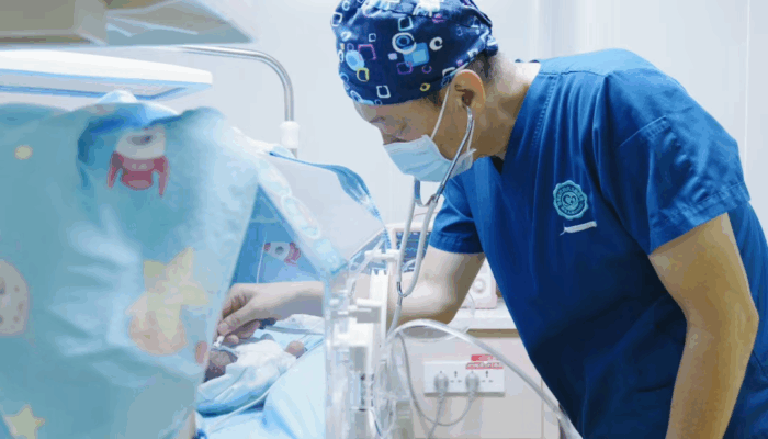 胎龄24周，救治137天！700g超早产儿顺利出院  现代妇儿新生儿救治水平再次刷新