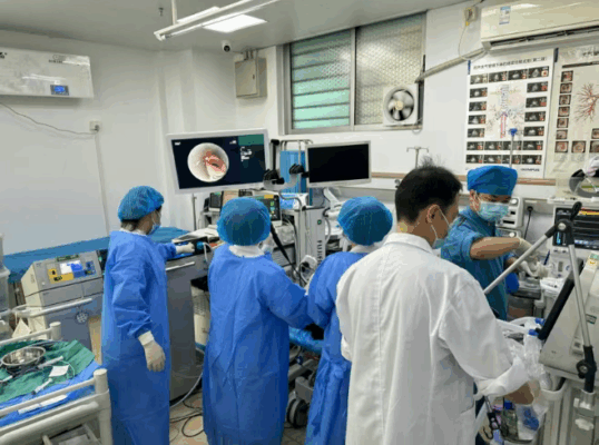 1厘米肿物堵塞支气管！微创手术20分钟解“呼吸危机”
