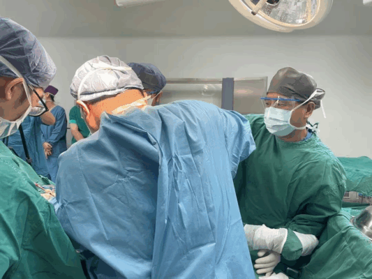 住院7天 or 24小时？美国大爷在海南经历了啥？