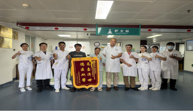海医二院胸外科二区成功实施海南省首例“无管”同期微创双侧肺癌手术