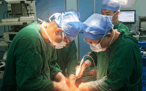 9.5小时切除10斤肿瘤组织，海医二院成功完成海南首例全腹膜联合多脏器切除术