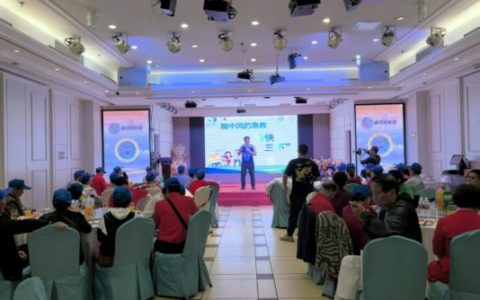 蓝衣哥公益行动聚焦卒中防治，非遗文化传递健康关怀