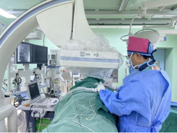 上海六院海口医院成功开展影像引导下疼痛射频微创介入治疗 缓解腰椎术后慢性疼痛难题