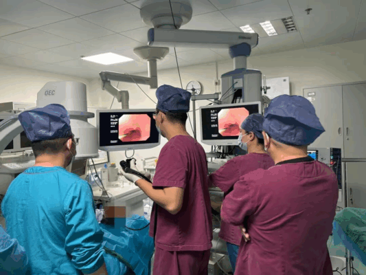 70岁晚期食管癌大爷，从滴水难进到顺利进食，他们如何做到？