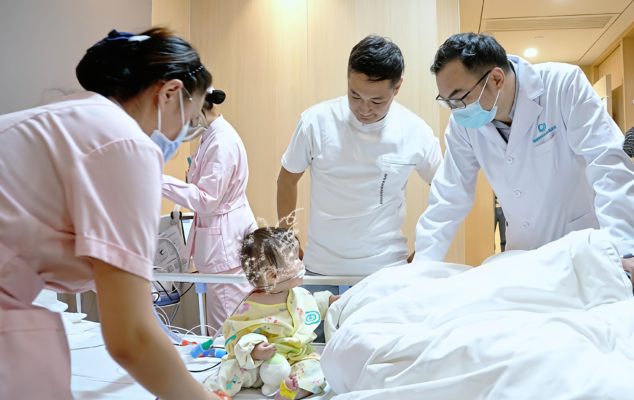 跨越3000多公里的生命接力  蒙古国1岁慢肺患儿来琼就医