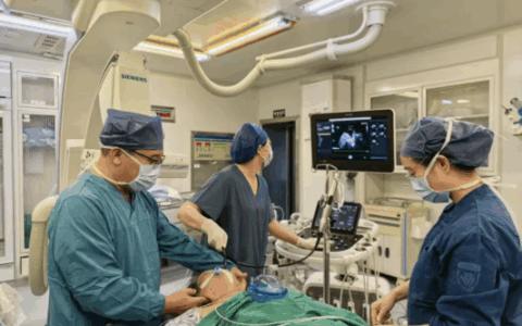 七旬阿婆“睡一觉”，高难度检查轻松完成！