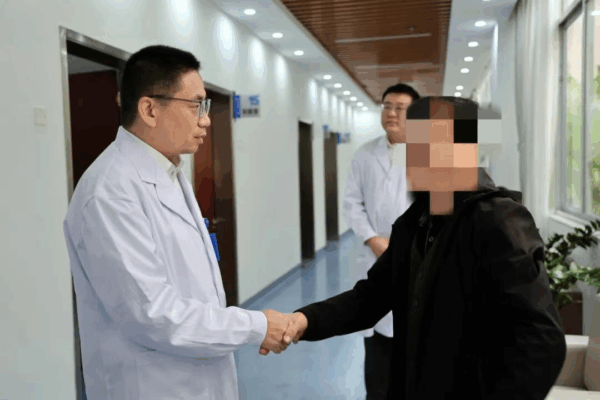 海南医科大学第二附属医院与寒热带候鸟人群健康队列项目海口合作社区全面对接成功