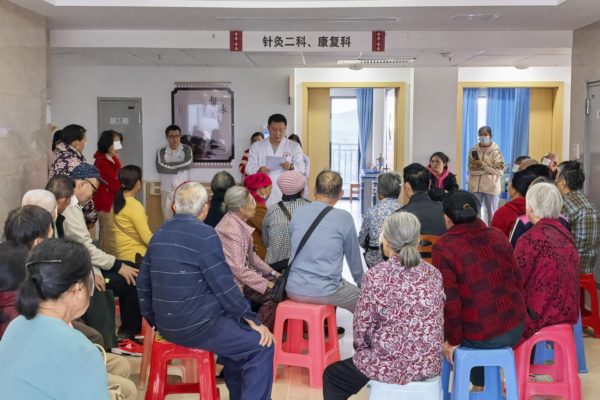 2025年“健康快车·中国海油海南光明行”点亮白内障患者希望之光