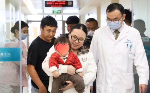 40天精心呵护  蒙古国慢肺患儿小德尼成功脱氧可自由呼吸