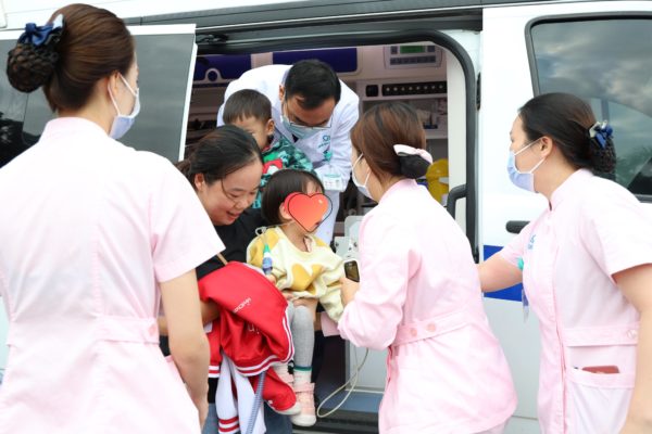 新加坡慢肺兄妹来琼求医 马明广团队启动跨境慢病管理