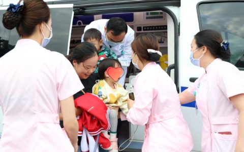 新加坡慢肺兄妹来琼求医 马明广团队启动跨境慢病管理