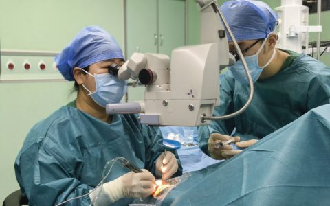 2025年“健康快车·中国海油海南光明行”点亮白内障患者希望之光