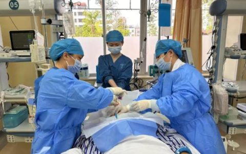 海南省人民医院定安分院实施高难度经皮气管扩张造口术 八旬危重患者转危为安