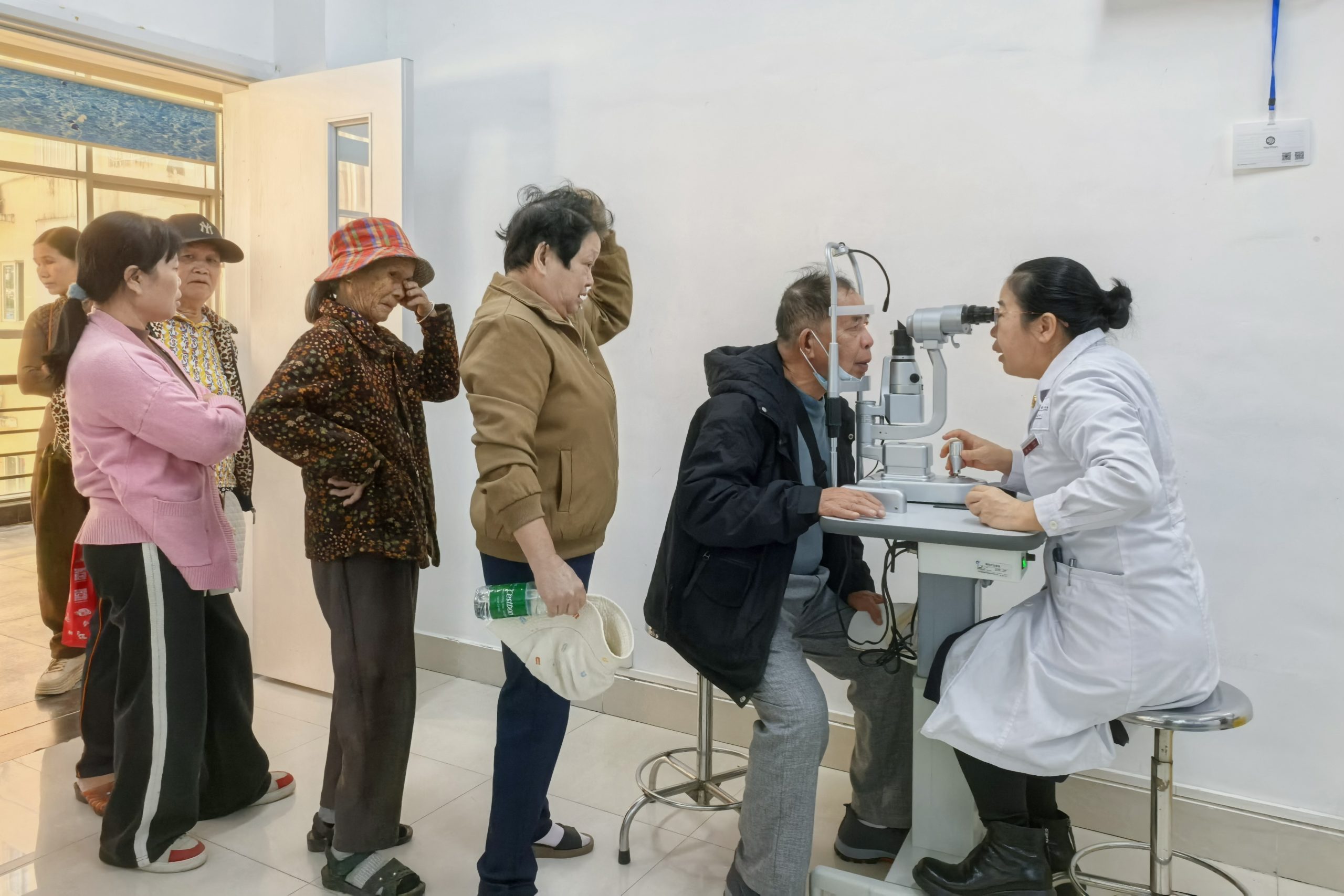 2025年“健康快车·中国海油海南光明行”点亮白内障患者希望之光