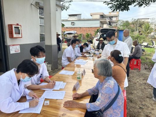 海医二院组建3支专家团队深入基层开展省级巡回医疗工作