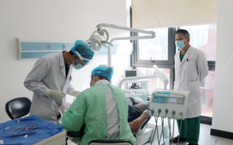 29岁姑娘拔智齿竟要“心电监护”？这些人群拔牙莫大意！