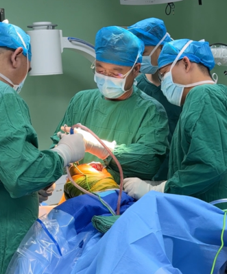 上海市第六人民医院海口医院为东南亚患者完成机器人辅助髋关节置换术