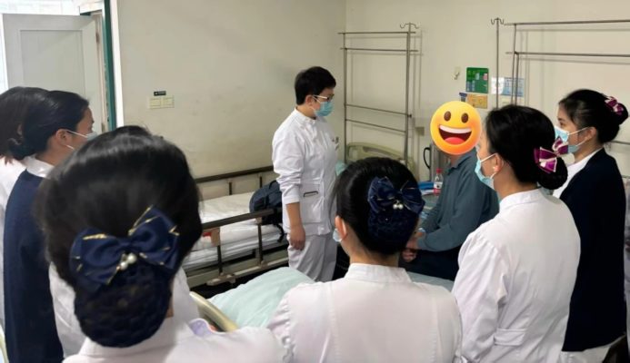 海南医科大学第一附属医院眼科医生的周末：显微镜下，为患者抢回“看见”的权利